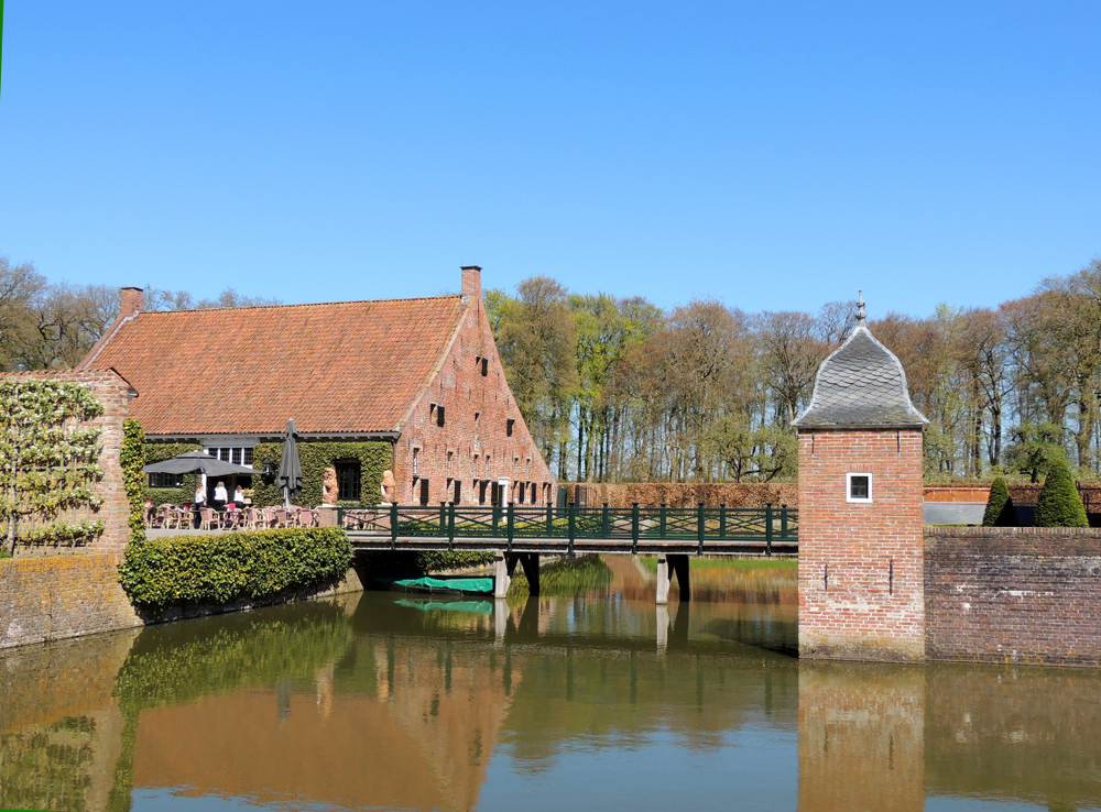 Schathoes bij Menkemaborg - Uithuizen